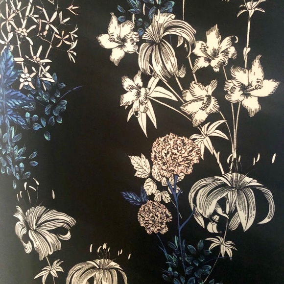 Sleeveless dress - Picture 3 of 3